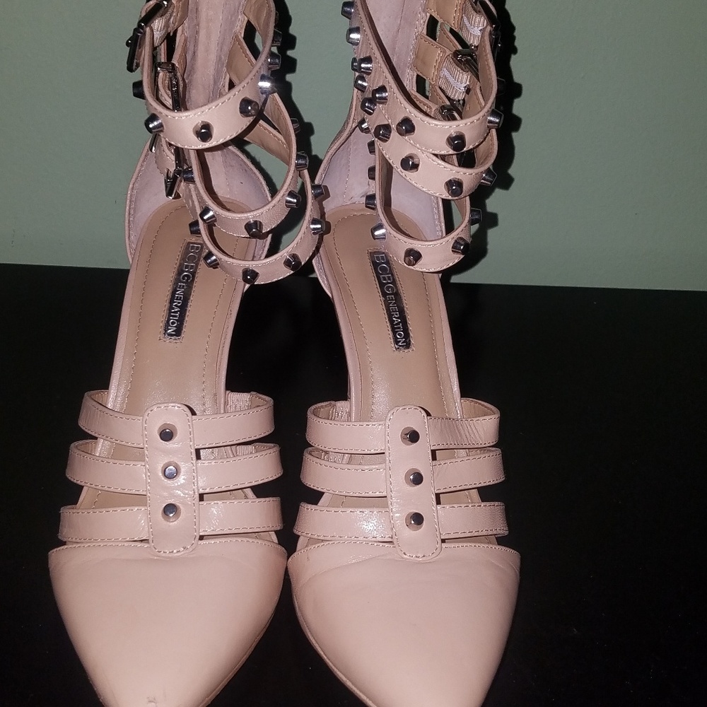 BCBG high heeled shoe